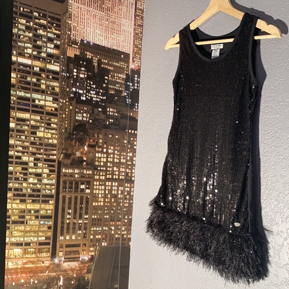 GUESS - tank w black sequins and faux feather fluff on the hem - L - Picture 5 of 16